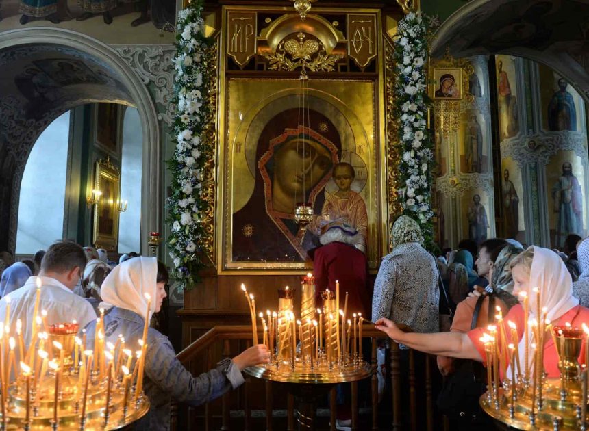 Паломничество в православные храмы: духовные традиции и правила этикета